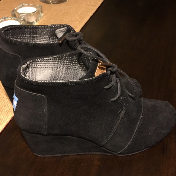 TOMS black suede 'desert' wedges - Picture 4 of 4
